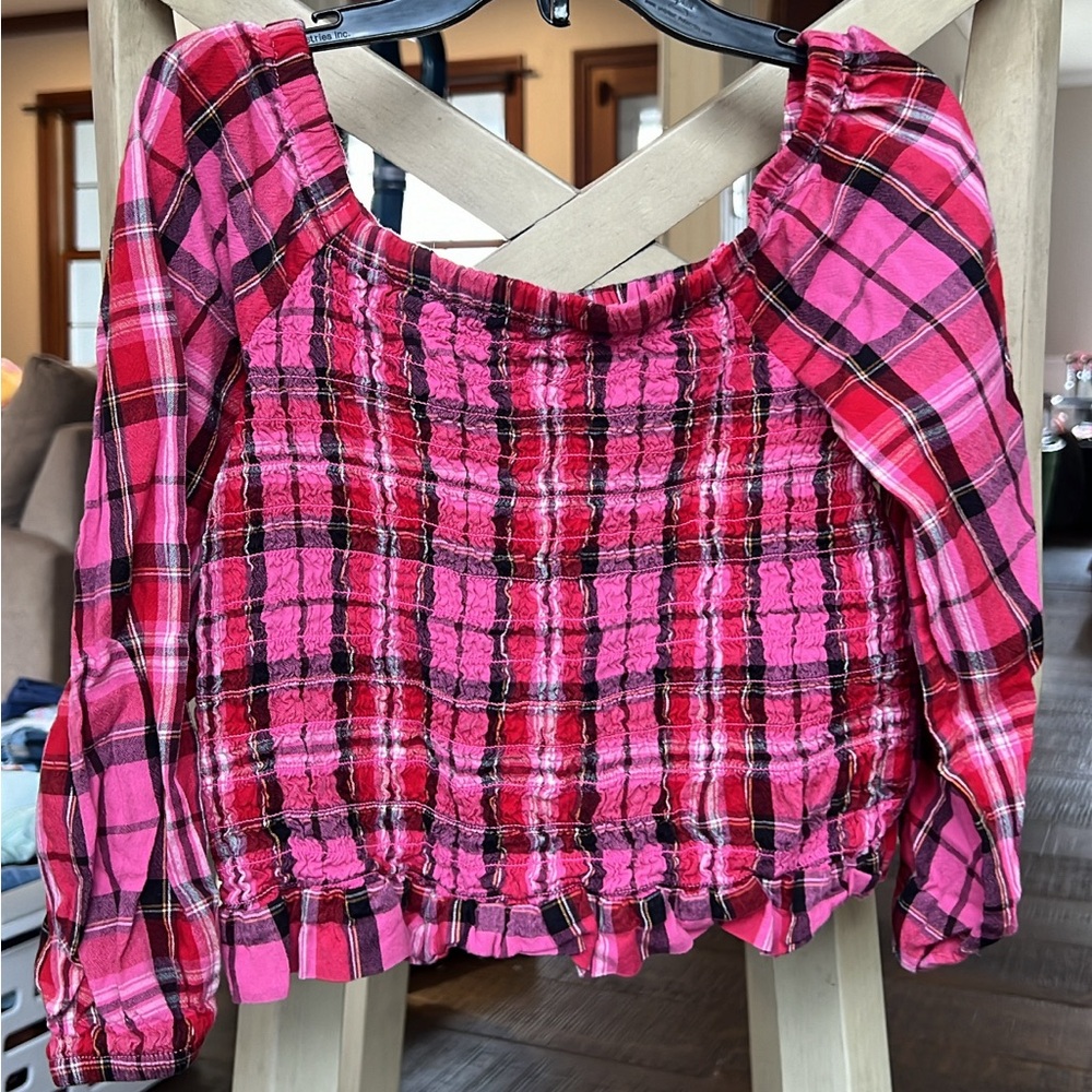 6/7 Old Navy plaid off shoulder long sleeve top
